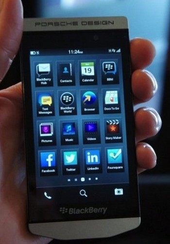 Porsche Design P9982 dibanderol 1500 poundsterling atau Rp 28 juta. (kredit foto: Techradar)