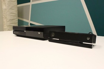Xbox One direncanakan akan mulai dipasarkan pada 22 November atau hanya berselang hanya seminggu dari waktu mulai dipasarkannya konsol game PlayStation 4 pada 15 November lalu. (kredit foto: businessinsider)