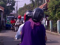 Foto di jalan raya Bubulak, Bogor. (Aditya)