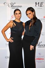 Victoria Beckham Stylish di Acara Amal