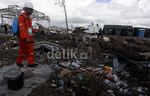 Mayat-mayat Masih Berserakan di Tacloban