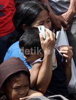 Mengantre Berhari-hari untuk Dievakuasi