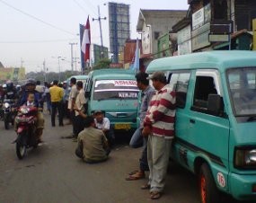 Agar Tak Ugal-ugalan, Sopir Angkot di Surabaya Digaji Pemkot