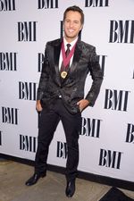 Ini Dia 12 Selebriti Pria Terseksi 2013