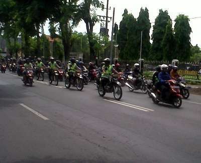 5.000 Buruh Pasuruan Berangkat ke Grahadi Dikawal Ketat