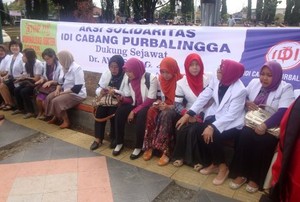 Dokter di Purbalingga Gelar Aksi Solidaritas Dukung dr Ayu Dibebaskan