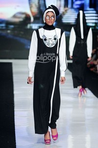 Jakarta, Indonesia - 22 Oktober. Hannie Hananto Saga City. Jakarta Fashion Week 2014 at Senayan City. 22 Oktober 2013. Jakarta. [Foto: Mohammad Abduh/Wolipop]