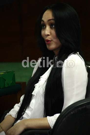 Saat Angie Sudah Terlanjur Bahagia Divonis 4,5 Tahun