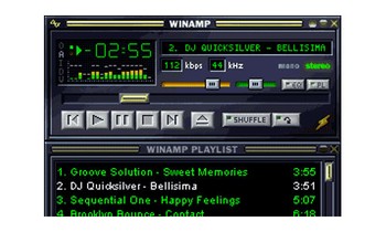 Winamp 2.0 diluncurkan pada 1998. Sejak saat itu Winamp sudah menjadi pemutar musik yang sangat populer.