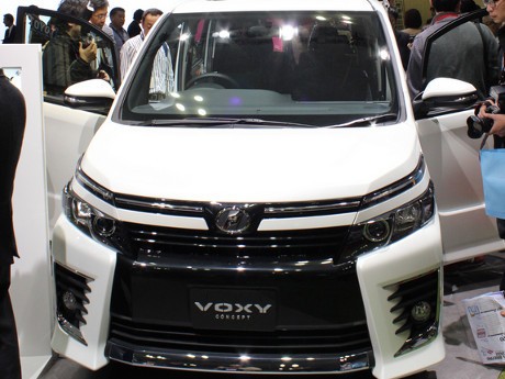 2 Mobil Kotak Toyota