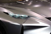 Produsen mobil Lexus akhirnya memperkenalkan dua mobil konsep terbaru mereka, Lexus RC dan versi turbocharged dari Lexus LF-NX. Dua mobil masa depan ini memiliki tampang yang menggoda.