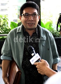 Joyo Winoto tiba di gedung KPK, Jl HR Rasuna Said, Jakarta. Lamhot Aritonang/detikFoto.