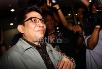 Joyo Winoto memasuki gedung KPK. Lamhot Aritonang/detikFoto.