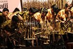 Siswa SD Unjuk Kebolehan Bermain Angklung