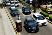 Arus lalu lintas di depan Kedubes Australia merayap.