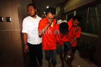 Pimpinan kelompok ini atau biasa disebut 'kapten', IH alias Iin (25) ditembak polisi karena berusaha melawan polisi saat ditangkap.