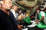 Peserta Lari SCHMI 2013 Serbu Perlengkapan Lomba
