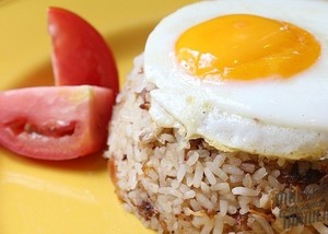 Sarapan Kenyang Rendah Kalori, Nasi Goreng atau Nasi Uduk?