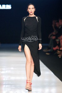 Jakarta, Indonesia - 22 Oktober. Harry Halim VENA. Jakarta Fashion Week 2014 at Senayan City. 22 Oktober 2013. Jakarta. [Foto: Mohammad Abduh/Wolipop]