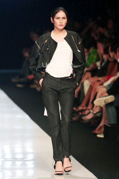 Jakarta, Indonesia - 22 Oktober. Harry Halim VENA. Jakarta Fashion Week 2014 at Senayan City. 22 Oktober 2013. Jakarta. [Foto: Mohammad Abduh/Wolipop]