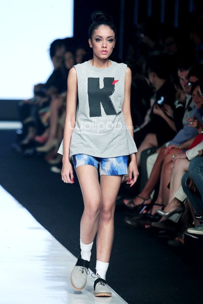 Jakarta, Indonesia - 22 Oktober. Kle by Kleting Insurgency. Jakarta Fashion Week 2014 at Senayan City. 22 Oktober 2013. Jakarta. [Foto: Mohammad Abduh/Wolipop]