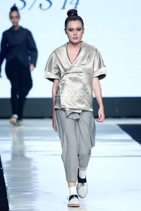 Jakarta, Indonesia - 22 Oktober. Kle by Kleting Insurgency. Jakarta Fashion Week 2014 at Senayan City. 22 Oktober 2013. Jakarta. [Foto: Mohammad Abduh/Wolipop]