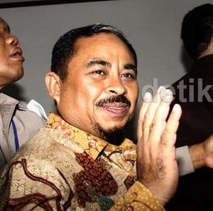 Hakim Tipikor Tanya SMS Luthfi ke Fathanah Soal Engkong