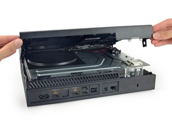 Setelah semua skrub terlepas maka satu persatu bagian dalam Xbox One mulai terlihat. (credit foto: iFixit)