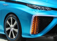 Dimensi tubuh mobil ini berkisar diangka 4.870x1.810x1.535 mm (PxLxT) dengan wheelbase 2.780 mm. Desain tubuh mobil yang bisa menampung 4 penumpang ini tampak futuristik dengan garis yang mengalir dari facia sampai ke buritan.