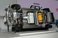 Waktu mengisi hidrogen ini bisa dibilang sama dengan waktu mengisi BBM sebuah mobil konvensional.