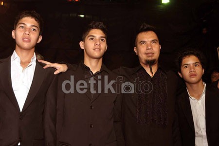 Ditantang Al Tinju, Farhat: Jangan Heran Jika Mereka Jadi Pengemis