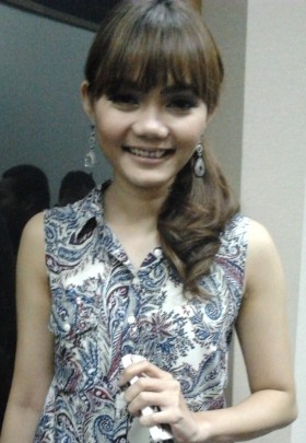 Rina Nose Cari Suami yang Bisa Bahagiakan Dunia Akhirat