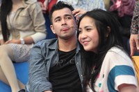     Nagita dan Raffi duduk bersebelahan. Gusmun/detikHOT.