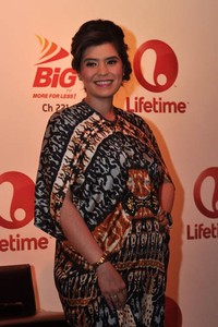 Dengan rona merah di pipinya, ibu satu anak ini terlihat berseri-seri. Noel/detikHOT.