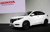 Honda Vezel tersedia dalam dua varian yaitu model hybrid dan mesin bensin. Untuk varian hybrid, Honda Vezel menggunakan mesin Sport Hybrid i-DCD berkapasitas 1.5 liter berinjeksi. Sedangkan untuk varian mesin bensin, Honda Vezel menggunakan mesin berkapasitas 1.5 liter i-VTEC.