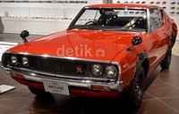 Nama asli mobil ini tak berubah, masih Skyline H/T2000 GT-R, namun julukannya berganti. Mobil yang lahir tahun 1973 ini lebih dikenal dengan nama Phantom GT-R.