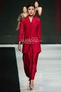 Jakarta, Indonesia - 22 Oktober 2013. Oscar Lawalata I am Indonesian. Jakarta Fashion Week 2014 at Senayan City. Jakarta. [Foto: Mohammad Abduh/Wolipop]