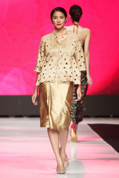 Jakarta, Indonesia - 22 Oktober 2013. Oscar Lawalata I am Indonesian. Jakarta Fashion Week 2014 at Senayan City. Jakarta. [Foto: Mohammad Abduh/Wolipop]