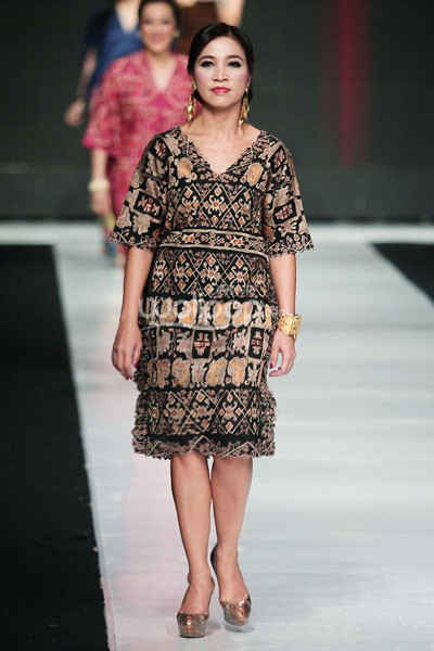 Jakarta, Indonesia - 22 Oktober 2013. Oscar Lawalata I am Indonesian. Jakarta Fashion Week 2014 at Senayan City. Jakarta. [Foto: Mohammad Abduh/Wolipop]