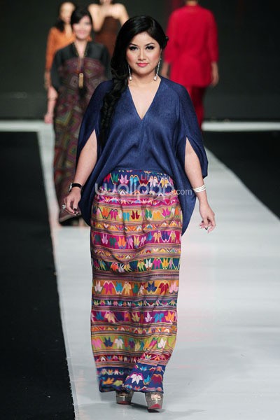 Jakarta, Indonesia - 22 Oktober 2013. Oscar Lawalata I am Indonesian. Jakarta Fashion Week 2014 at Senayan City. Jakarta. [Foto: Mohammad Abduh/Wolipop]