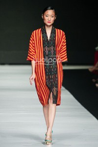 Jakarta, Indonesia - 22 Oktober 2013. Oscar Lawalata I am Indonesian. Jakarta Fashion Week 2014 at Senayan City. Jakarta. [Foto: Mohammad Abduh/Wolipop]