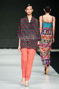 Jakarta, Indonesia - 22 Oktober 2013. Oscar Lawalata I am Indonesian. Jakarta Fashion Week 2014 at Senayan City. Jakarta. [Foto: Mohammad Abduh/Wolipop]