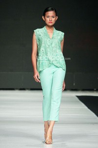 Jakarta, Indonesia - 22 Oktober 2013. Oscar Lawalata I am Indonesian. Jakarta Fashion Week 2014 at Senayan City. Jakarta. [Foto: Mohammad Abduh/Wolipop]