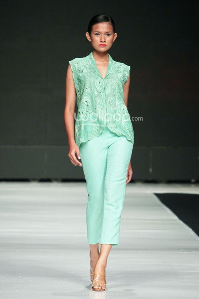 Jakarta, Indonesia - 22 Oktober 2013. Oscar Lawalata I am Indonesian. Jakarta Fashion Week 2014 at Senayan City. Jakarta. [Foto: Mohammad Abduh/Wolipop]