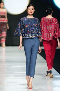 Jakarta, Indonesia - 22 Oktober 2013. Oscar Lawalata I am Indonesian. Jakarta Fashion Week 2014 at Senayan City. Jakarta. [Foto: Mohammad Abduh/Wolipop]