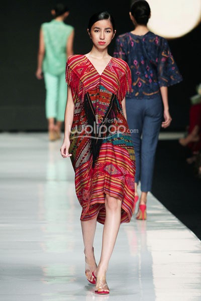 Jakarta, Indonesia - 22 Oktober 2013. Oscar Lawalata I am Indonesian. Jakarta Fashion Week 2014 at Senayan City. Jakarta. [Foto: Mohammad Abduh/Wolipop]