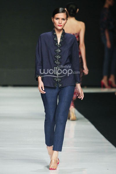 Jakarta, Indonesia - 22 Oktober 2013. Oscar Lawalata I am Indonesian. Jakarta Fashion Week 2014 at Senayan City. Jakarta. [Foto: Mohammad Abduh/Wolipop]