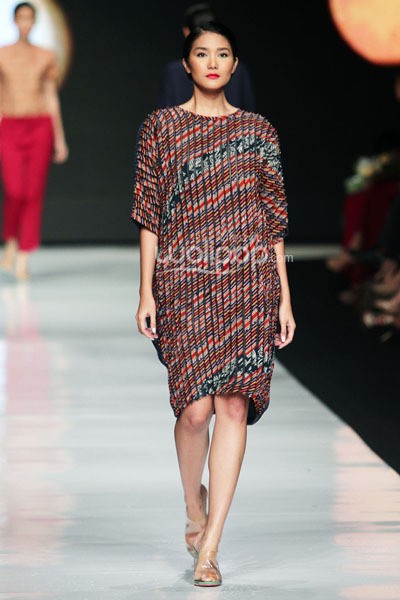 Jakarta, Indonesia - 22 Oktober 2013. Oscar Lawalata I am Indonesian. Jakarta Fashion Week 2014 at Senayan City. Jakarta. [Foto: Mohammad Abduh/Wolipop]