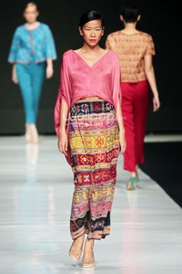 Jakarta, Indonesia - 22 Oktober 2013. Oscar Lawalata I am Indonesian. Jakarta Fashion Week 2014 at Senayan City. Jakarta. [Foto: Mohammad Abduh/Wolipop]