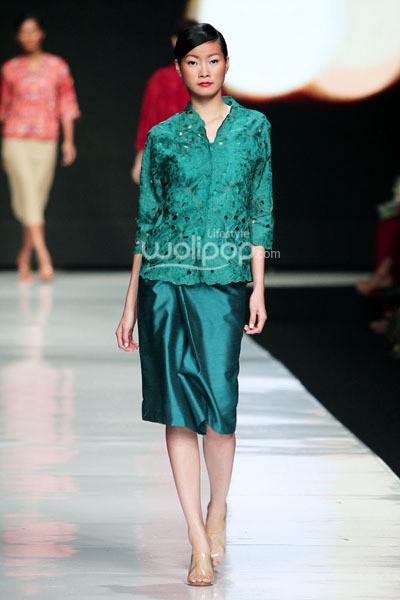 Jakarta, Indonesia - 22 Oktober 2013. Oscar Lawalata I am Indonesian. Jakarta Fashion Week 2014 at Senayan City. Jakarta. [Foto: Mohammad Abduh/Wolipop]